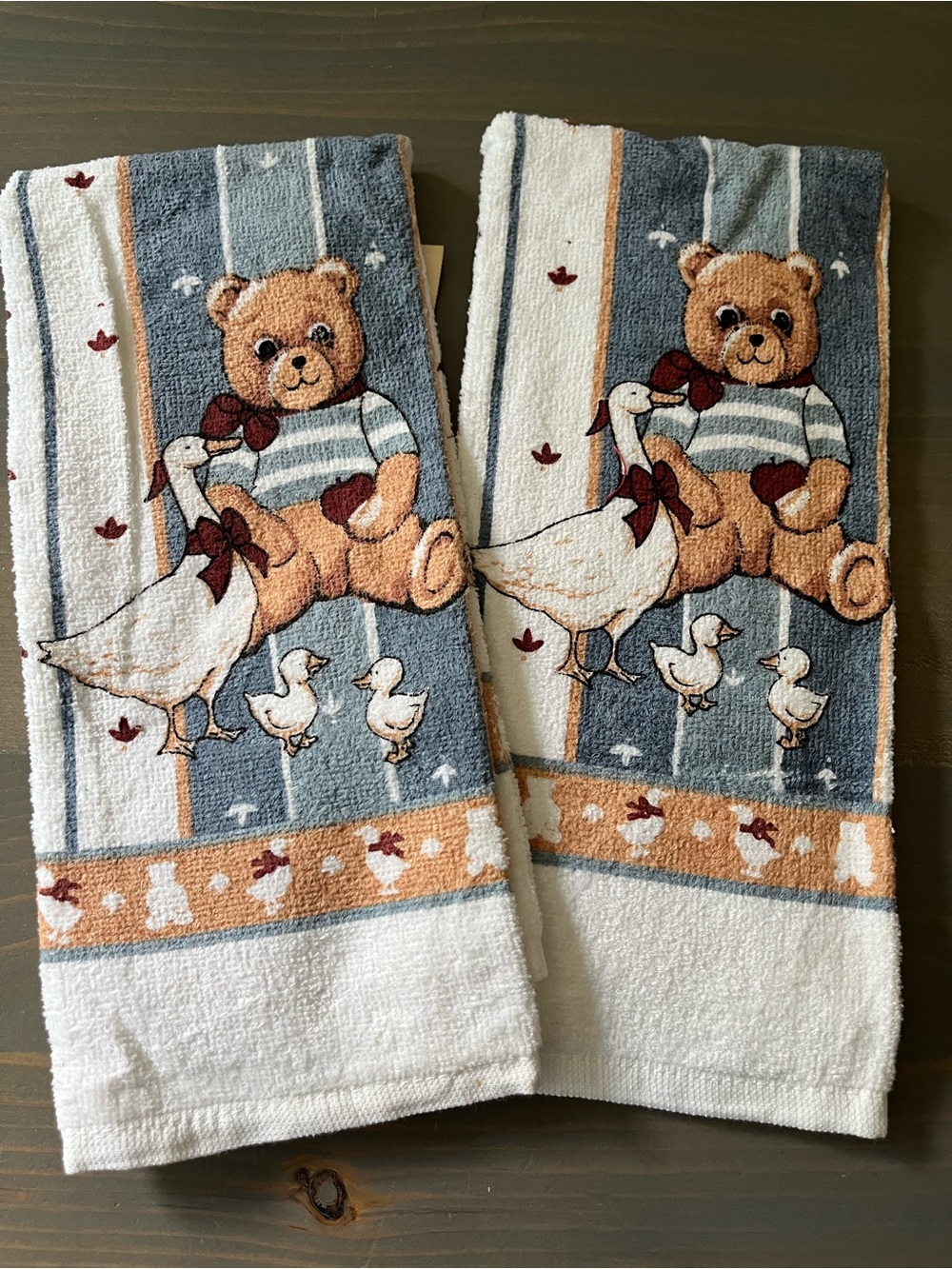 80s 90s Country Cottagecore Style
Hand Towels Set of 2 Geese Bear NOS Vintage